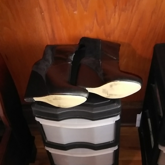 Women Boots - Picture 10 of 10